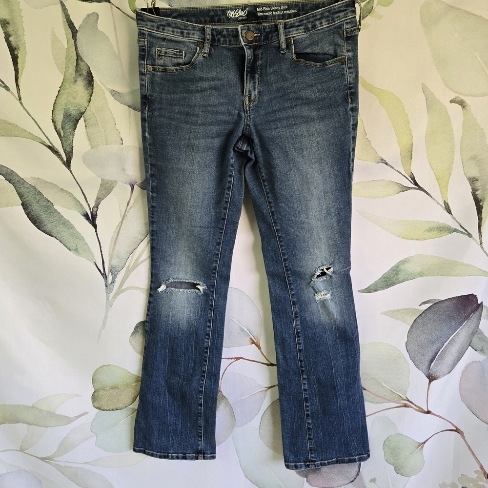 MOSSIMO | Mid-Rise Super Stretch Skinny Bootcut Jeans in Blue sz 4R (27)
